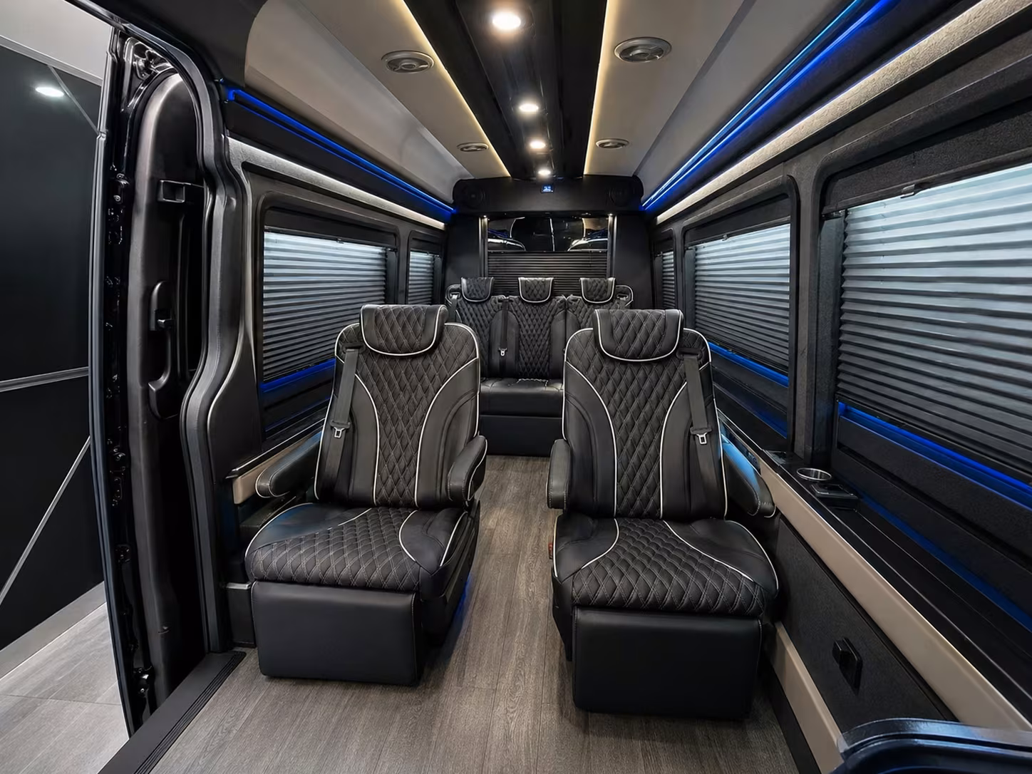 finding the right airport bus for large groups departing concord